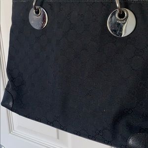 Black shoulder Gucci bag